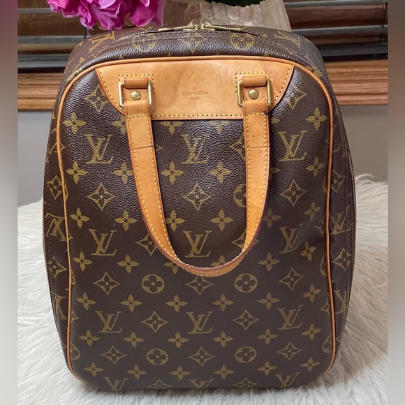 SOLD❌Authentic LOUIS VUITTON Monogram Excursion Bag - Picture 13 of 13